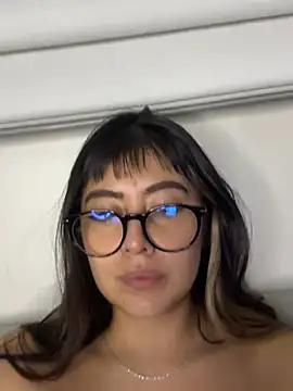 justmariee online show from April 4, 2026, 2:21 am