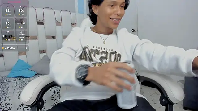 Snapshot of AndyKings_1 chatting on December 19, 2025, 3:35 am AndyKings 1 online show from December 19, 2025, 3:35 am