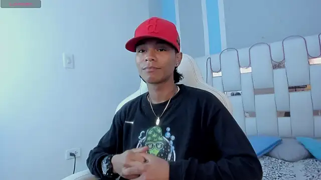 Snapshot of AndyKings_1 chatting on December 23, 2025, 4:21 am AndyKings 1 online show from December 23, 2025, 4:21 am