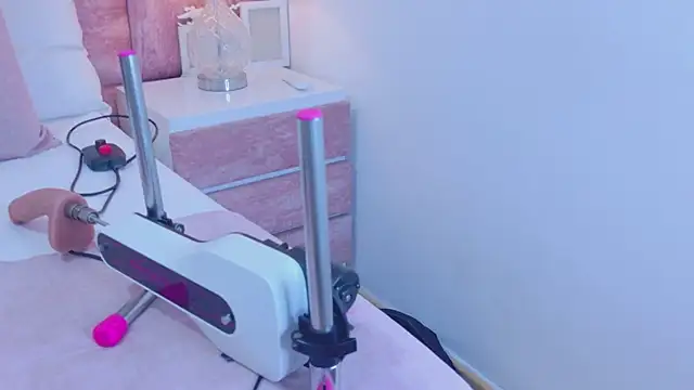 ScarlettFoox online show from March 12, 2026, 6:47 pm