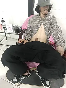 sk8-boy online show from April 18, 2026, 2:43 pm