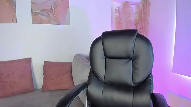 Amelie Wine online show from March 3, 2026, 2:12 pm