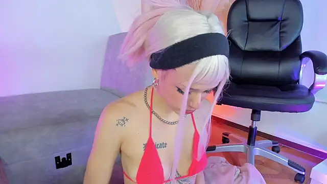 Amelie Wine online show from April 18, 2026, 8:42 pm