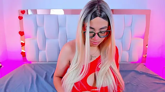 CamilleJuicy  online show from March 20, 2026, 12:43 pm