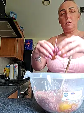 theblondecocklover online show from April 7, 2026, 3:34 pm