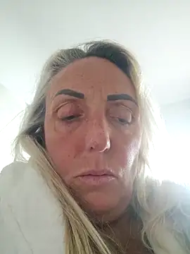theblondecocklover online show from May 29, 2026, 5:49 am