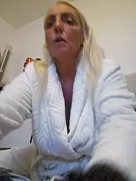 Snapshot of theblondecocklover chatting on July 19, 2026, 10:24 pm theblondecocklover online show from July 19, 2026, 10:24 pm