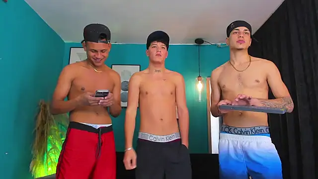 Snapshot of Oficial_KingOfHeavens chatting on January 5, 2026, 8:12 pm Oficial KingOfHeavens online show from January 5, 2026, 8:12 pm