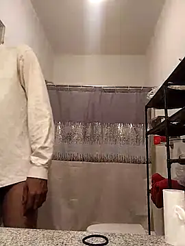 Snapshot of AverageAnt_ chatting on February 8, 2026, 5:00 am AverageAnt online show from February 8, 2026, 5:00 am