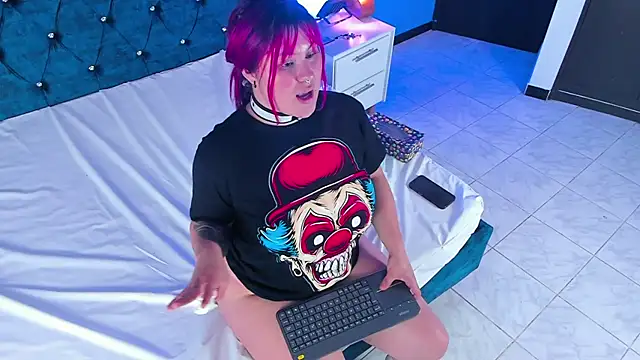 Issa Clark01 online show from March 24, 2026, 10:42 am