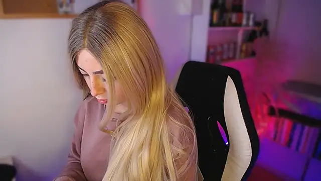 channel blondee online show from May 7, 2026, 12:05 am