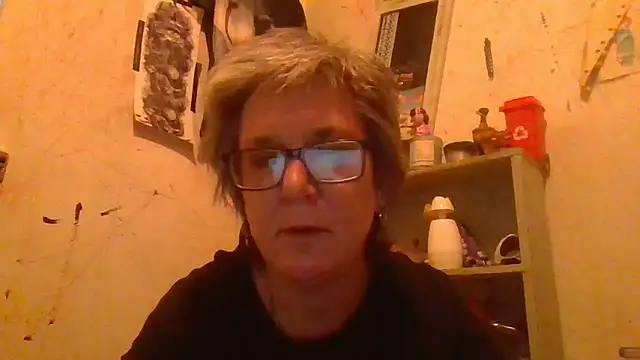 Snapshot of becky1111 chatting on June 4, 2026, 12:00 pm becky1111 online show from June 4, 2026, 12:00 pm