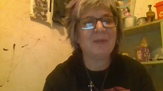 Snapshot of becky1111 chatting on July 8, 2026, 9:25 am becky1111 online show from July 8, 2026, 9:25 am