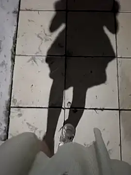 lanahotvn online show from April 23, 2026, 2:30 pm