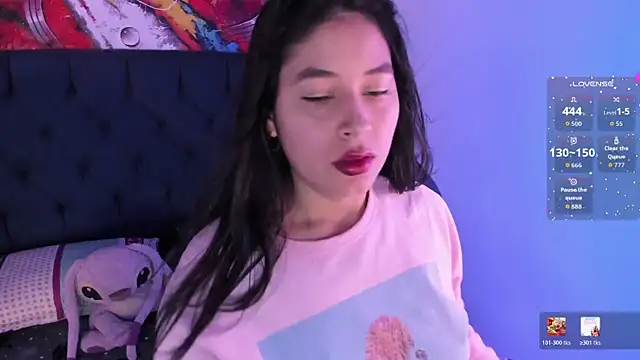 Snapshot of Violet_Blazee chatting on December 19, 2025, 10:22 am Violet Blazee online show from December 19, 2025, 10:22 am