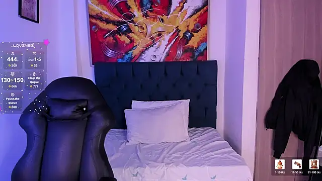 Snapshot of Violet_Blazee chatting on December 23, 2025, 11:08 am Violet Blazee online show from December 23, 2025, 11:08 am