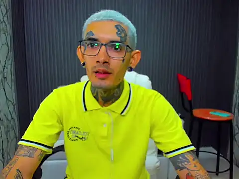 Boy tatto77 online show from December 17, 2025, 8:26 pm