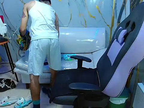 Boy tatto77 online show from April 24, 2026, 12:07 pm