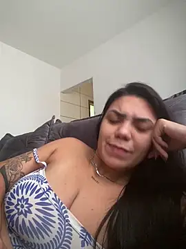 Nini  online show from April 18, 2026, 2:32 pm