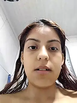 Snapshot of mia_hottie2210 chatting on December 20, 2025, 8:54 am mia hottie2210 online show from December 20, 2025, 8:54 am