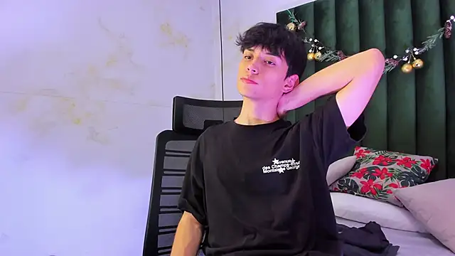 Aron valverde online show from December 23, 2025, 1:25 am