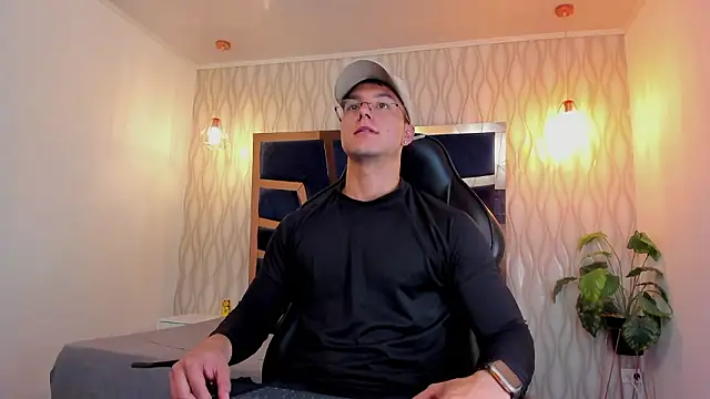 Noah Clarkk online show from March 19, 2026, 5:28 pm