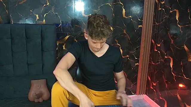 Snapshot of davilap_toyboy chatting on January 13, 2026, 11:37 am davilap toyboy online show from January 13, 2026, 11:37 am