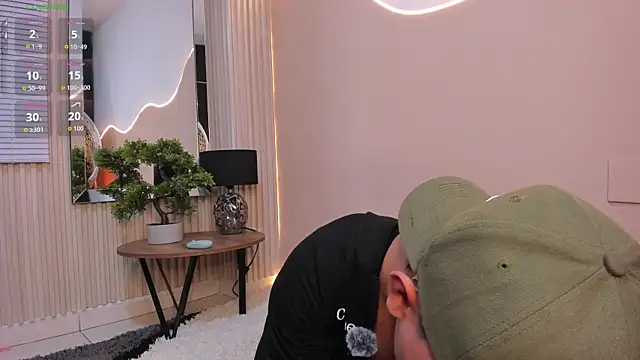 Thristan Leones online show from December 22, 2025, 10:51 pm