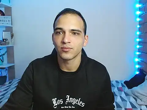 MaaX2330 online show from December 18, 2025, 2:34 pm