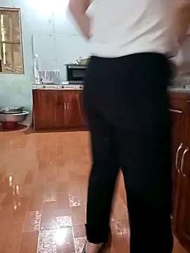 Sweet-Berryy online show from April 17, 2026, 3:20 am