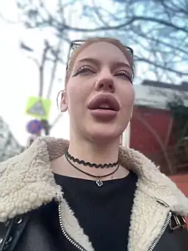 JeanGraay online show from December 20, 2025, 12:56 pm