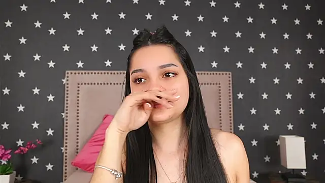 Snapshot of RaquellStar chatting on February 24, 2026, 5:27 am RaquellStar online show from February 24, 2026, 5:27 am