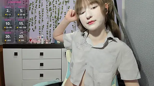 Yoonhee ki online show from May 25, 2026, 5:30 pm