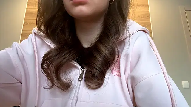 lisa montana online show from February 6, 2026, 6:18 am