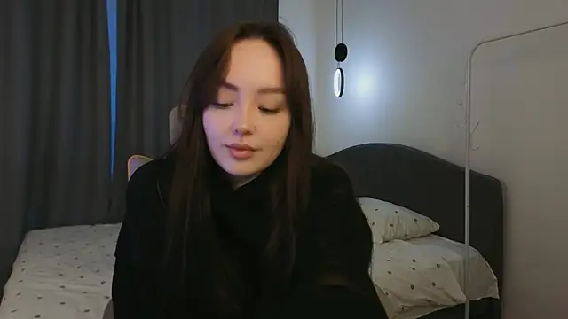 fallin lovee online show from April 22, 2026, 1:45 pm