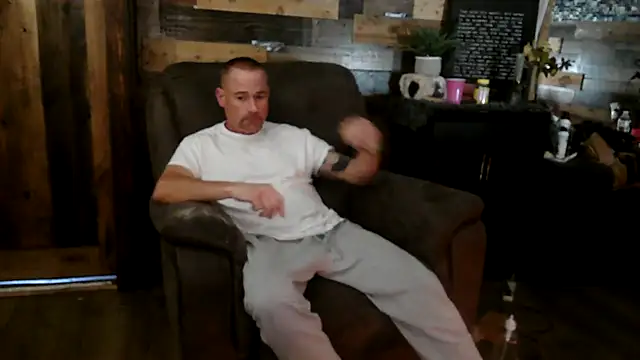 MISTERANDDEMI online show from April 17, 2026, 11:13 am