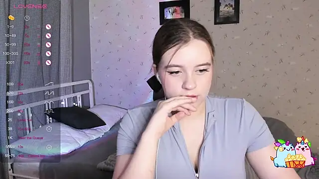 chisifri1 online show from March 13, 2026, 10:27 pm