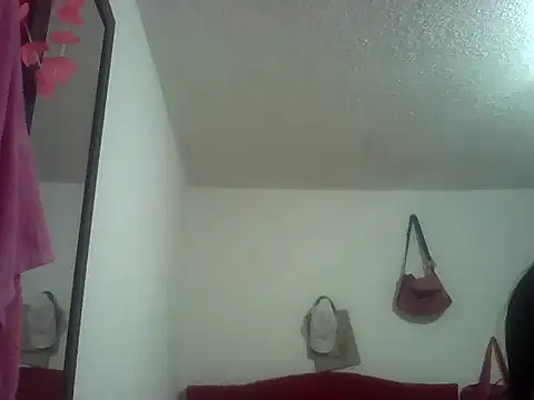 Diamond-jackson3 online show from April 22, 2026, 8:32 pm