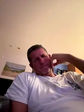 Snapshot of lvnlarge chatting on December 19, 2025, 12:39 am lvnlarge online show from December 19, 2025, 12:39 am