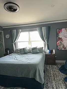 Snapshot of lvnlarge chatting on December 19, 2025, 1:29 pm lvnlarge online show from December 19, 2025, 1:29 pm