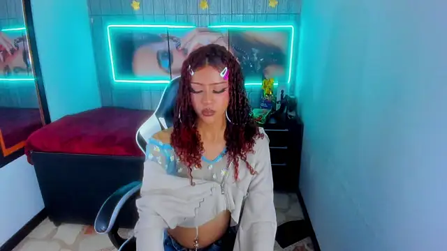 Snapshot of dolly_boob chatting on December 20, 2025, 5:03 am dolly boob online show from December 20, 2025, 5:03 am