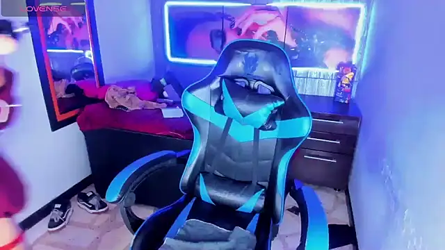 Snapshot of dolly_boob chatting on January 7, 2026, 4:15 am dolly boob online show from January 7, 2026, 4:15 am