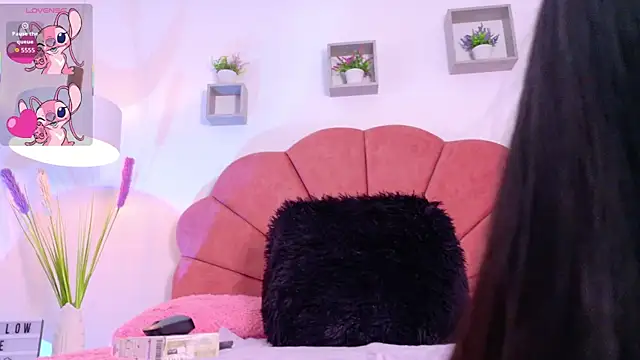 Luna Blumer online show from January 13, 2026, 7:41 pm