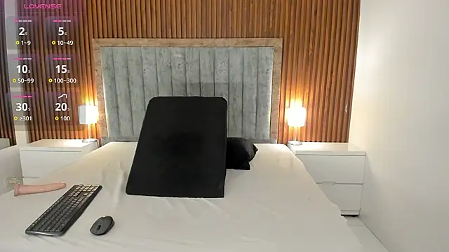 Lakisha Jackson  online show from March 4, 2026, 8:37 pm