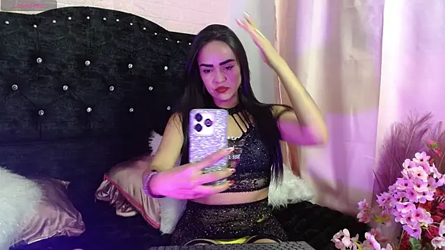 Snapshot of Ambar_Rouxee chatting on January 5, 2026, 8:01 pm Ambar Rouxee online show from January 5, 2026, 8:01 pm