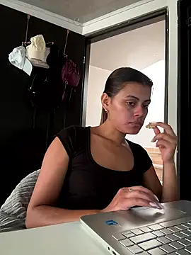 anna-evans09 online show from January 6, 2026, 7:06 pm