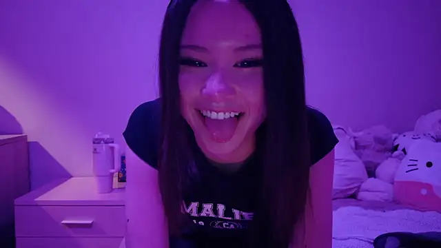 luvvivii online show from January 18, 2026, 6:17 am