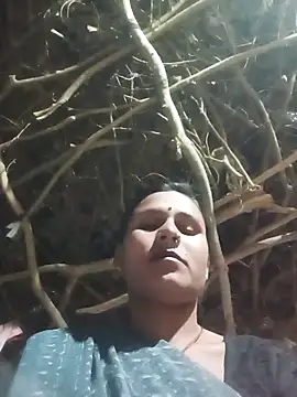 Cuty priti online show from April 28, 2026, 5:07 pm