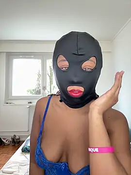 cassie miller velvet online show from December 22, 2025, 11:18 am