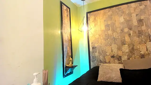 Kaorusweet online show from January 7, 2026, 11:23 am